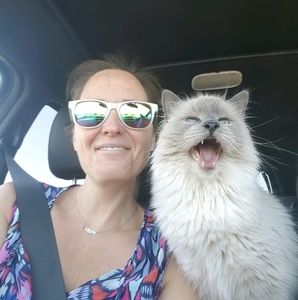 Meet your Posher, Angela